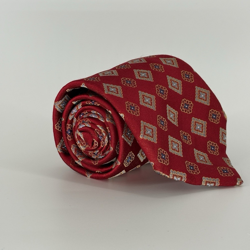 Vintage Brioni 100% Silk Red Floral Tie Hand Made in Italy 3 5/8"x61"